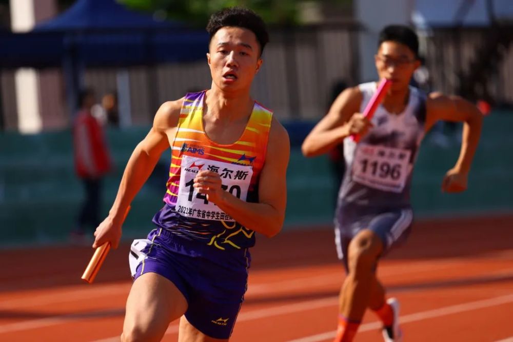 男子組4×400米接力賽南海區共有5所高中學校,6所初中學校派出運動員