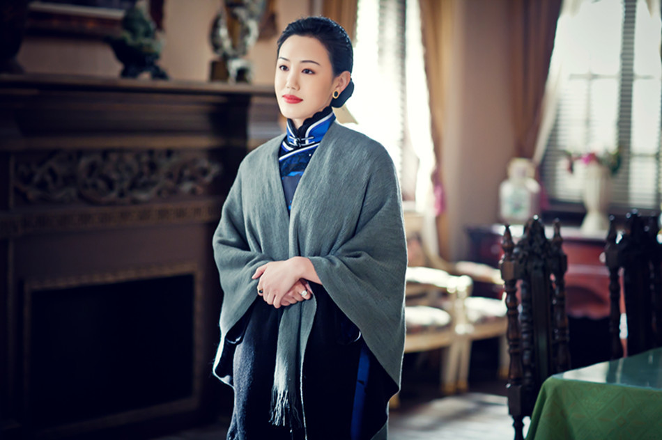 之后,王姬就带着女儿进入了各大剧组,让她接连出演了《危情营救》