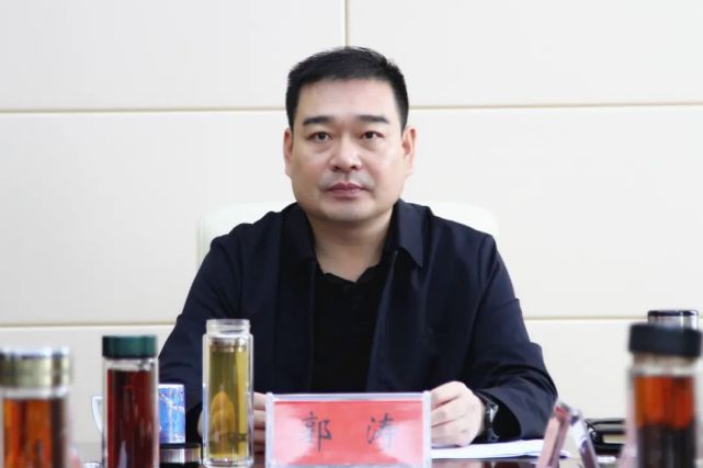 矿区召开经济运行工作调度会,区长郭涛主持会议并讲话,区领导王国明