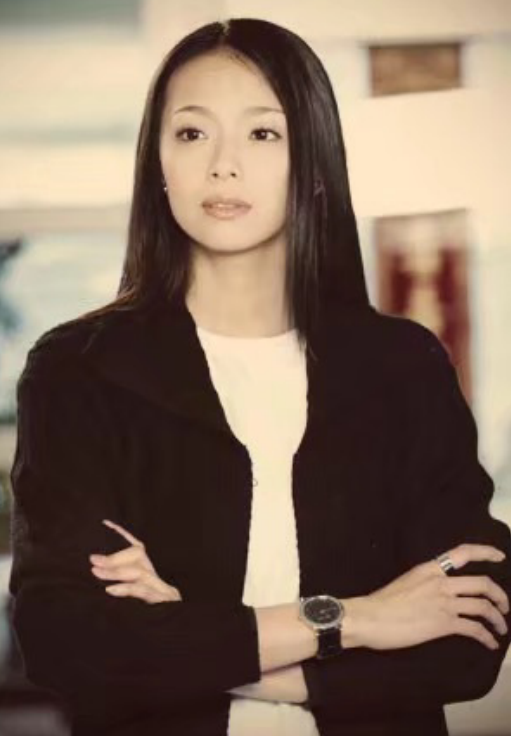 而且曾安琪还在采访中说过,03年她拍了偶像剧《舞动奇迹》后就获选