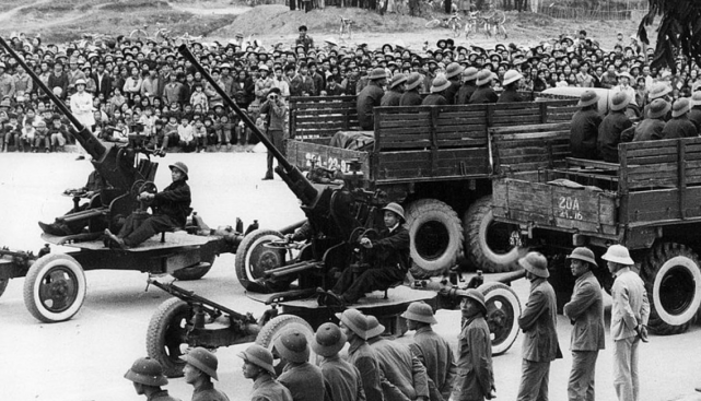 中越战争,苏联已经在中苏边境屯兵百万,为啥最终不敢进攻?