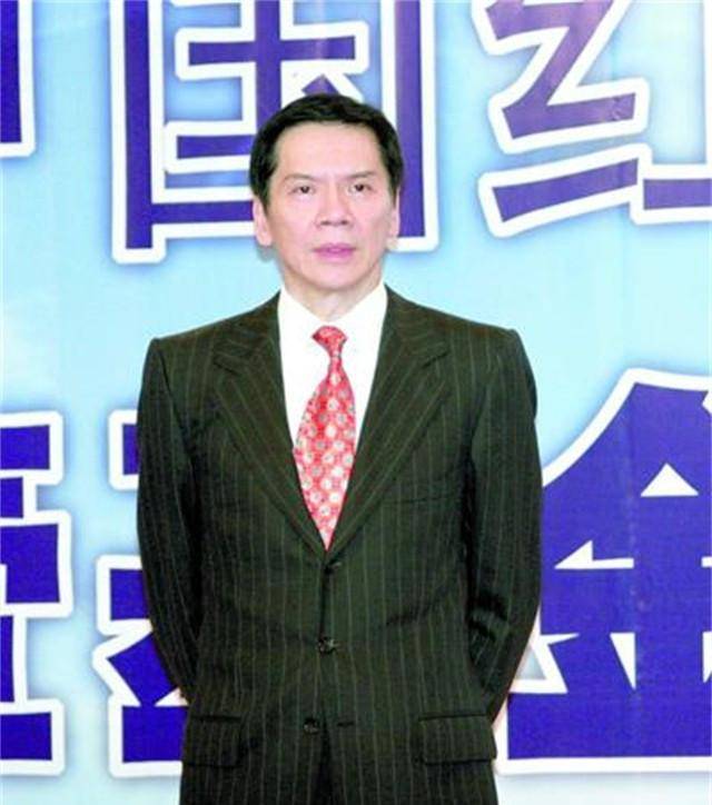 有着家中雄厚资金的支持,还有向华炎各界人脉的帮助