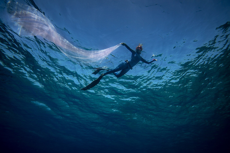 土耳其女潜水员进行潜水训练目标打破世界纪录