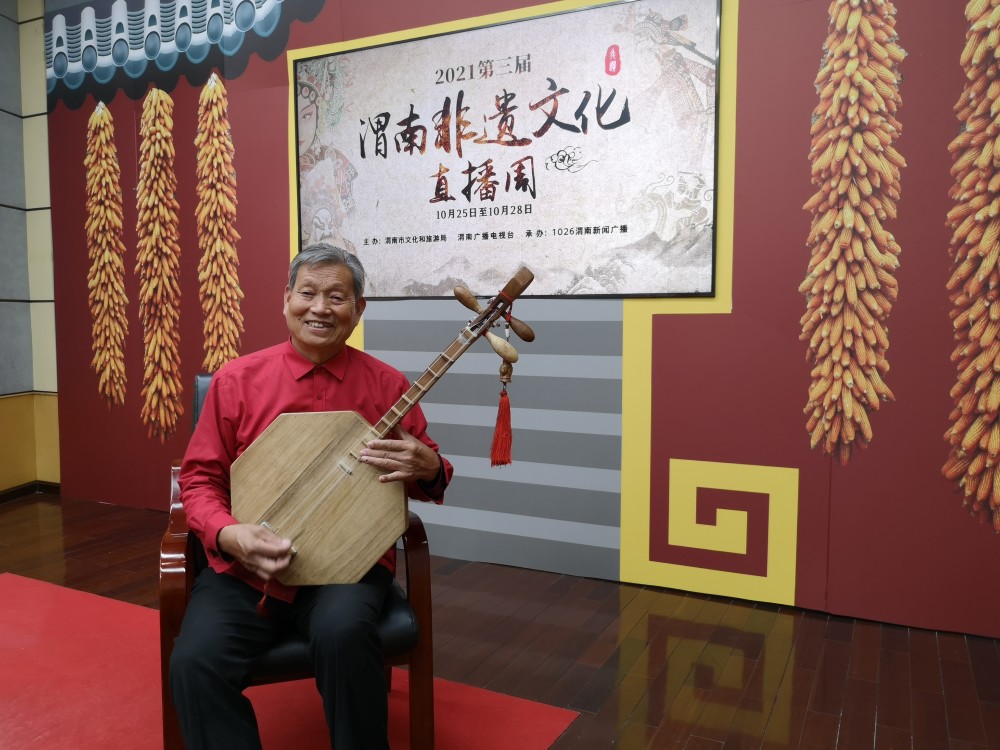 华阴老腔国家级代表性传承人张喜民现场表演《秦琼打粮》