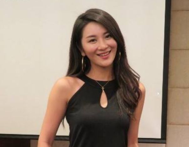 33岁混血女星曝男友在家不爱穿裤,即使有其他女性也一样|裕美|林作