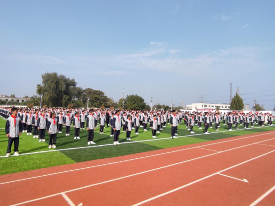 弘扬抗美援朝精神永葆红色基因传承郑州市惠济五中七年级少先队员换戴