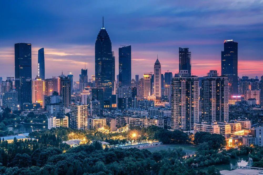 郑州人口有万_规划1800万人的郑州,将在2025年全面开启“六环时代”!