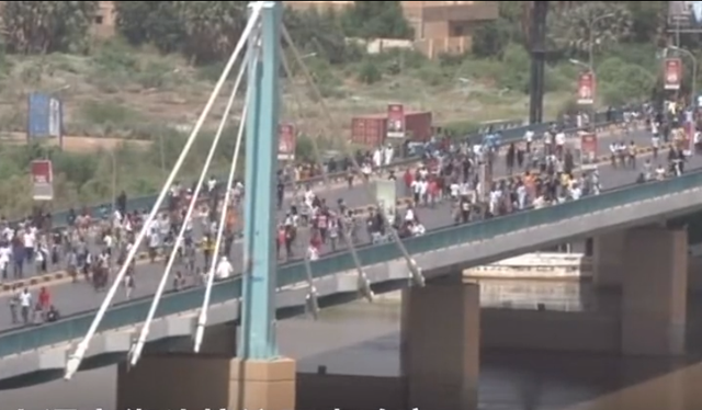 虾线如何快速去除苏丹大桥出口政变价值主人开枪25年