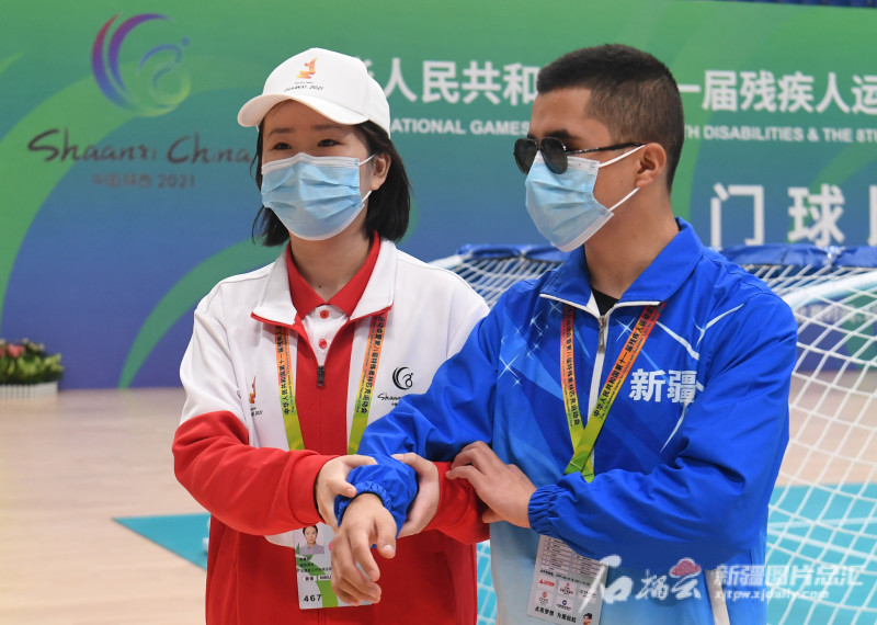 残特奥会志愿者里有个新疆女孩