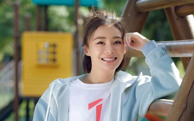 不听劝阻把玩文物,扬言"可以再修复"|袁姗姗|赵丽颖|张小斐|于正|杨幂