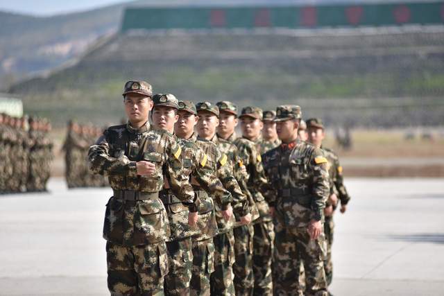 林海初雪砺新兵——直击武警黑龙江总队新兵团训练场