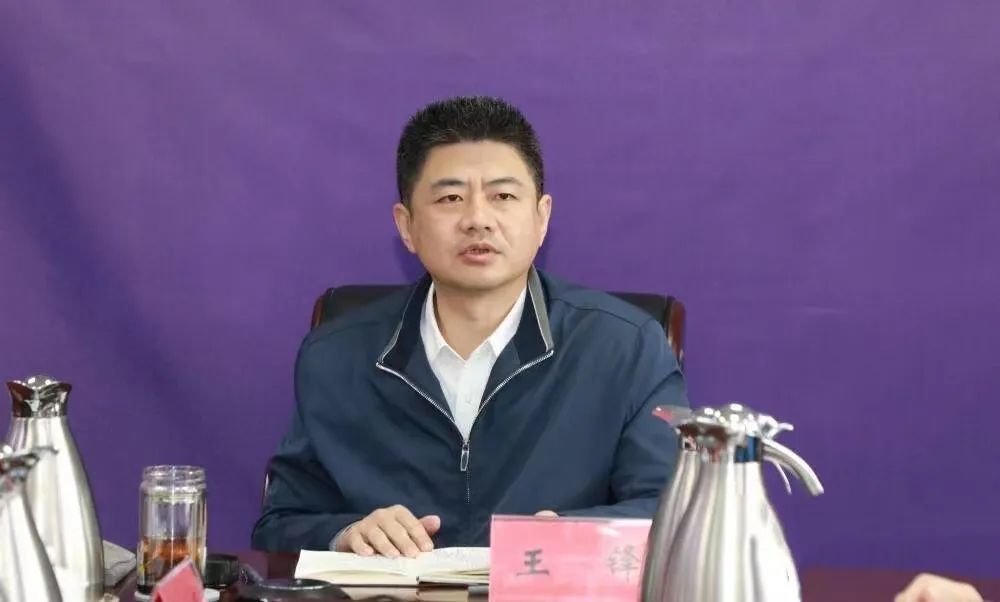 【时政要闻】崂山区委副书记,区长王锋:坚决守住疫情防控底线 守护