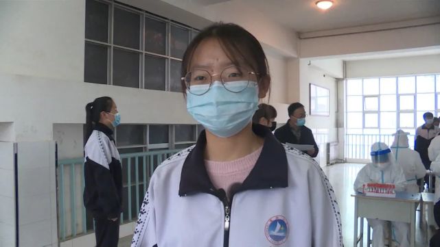陇西一中学生 张彤在陇西县疫情防控领导小组的统一安排下,县医院派出