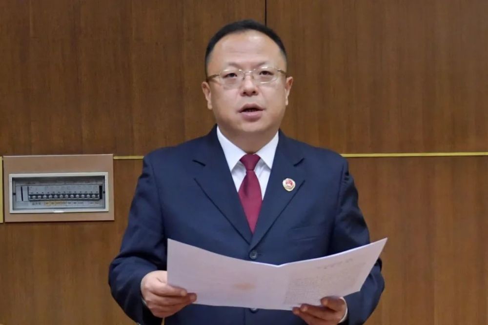 第二检察部检察官冯志宇检察官这三个字,不只是一个响亮和荣耀的称号