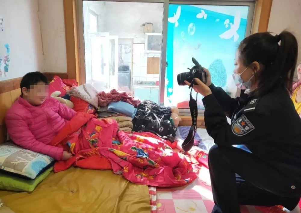 10月25日,崔家集派出所民警下乡走访时,得知辖区陶先生的女儿因行动