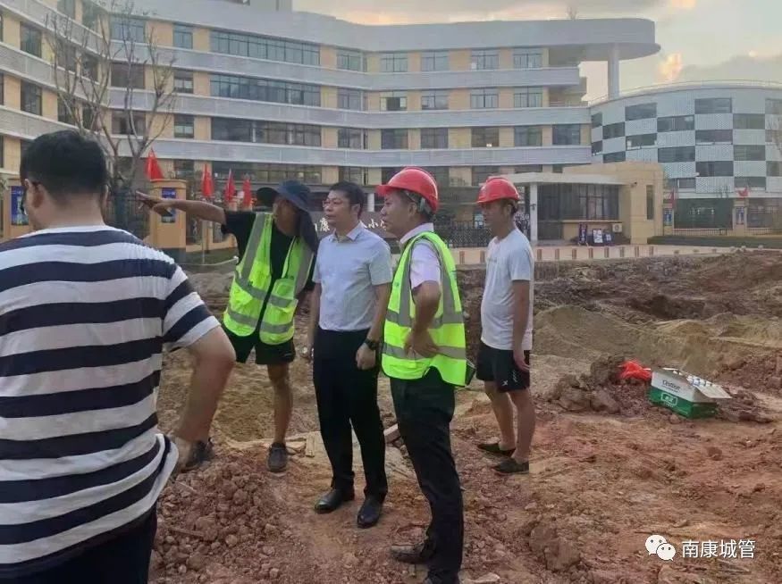 刘东海副区长现场调度项目建设