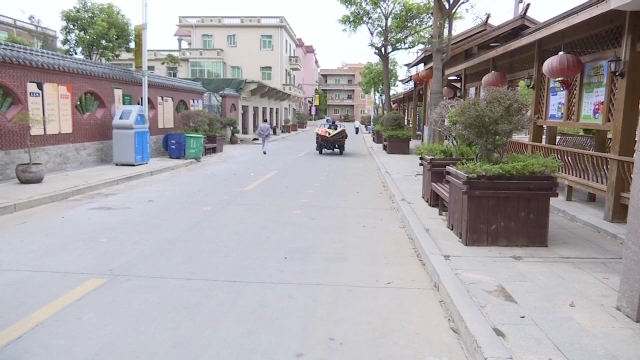 据锦尚镇工作人员介绍,当前投放的智能垃圾分类桶只是垃圾分类工作的