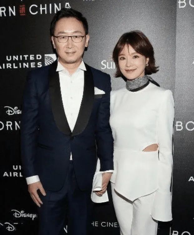 和秦岚抢老公,闪婚后却长期分居,独自产检,这位"最美央视女主持",终于