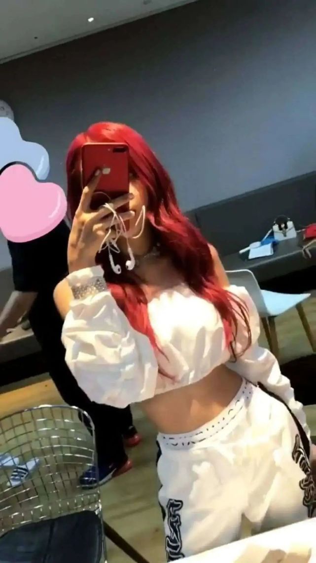 请收到来着朴彩英女士的对镜自拍