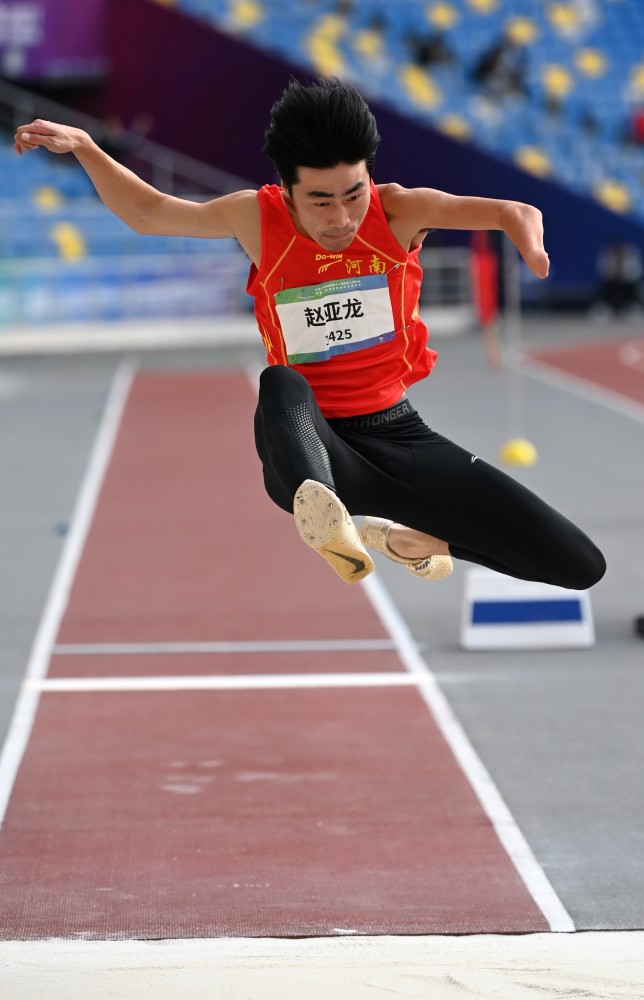 体育残运会田径赛况