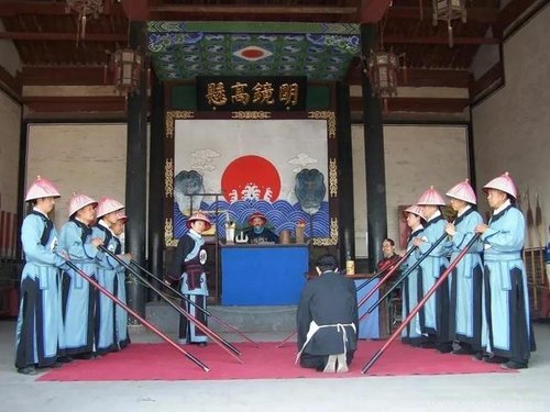 心如蛇蝎美少妇用奇特办法害死老丈夫县令乔扮算命先生破奇案