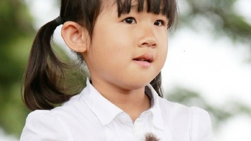 陆毅晒照为女儿庆生,13岁贝儿变化惊人,五官完美复刻爸爸模样_腾讯
