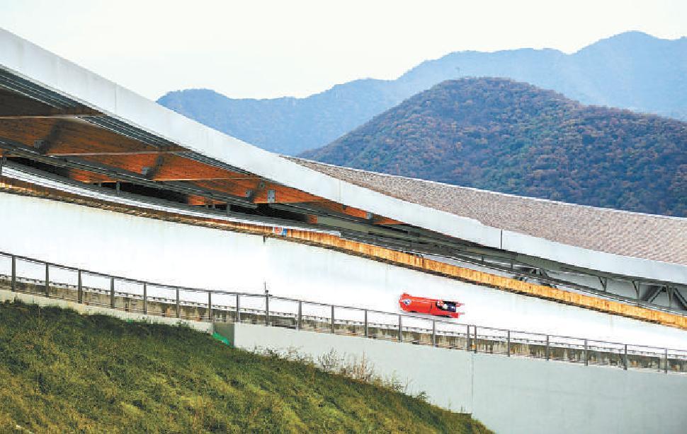 雪车钢架雪车计时赛落幕雪游龙抓住了运动员的心