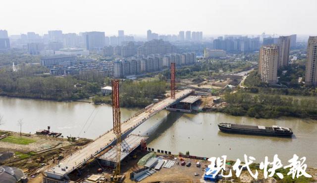 盐城东台振兴路跨通榆河大桥半幅合龙_腾讯新闻