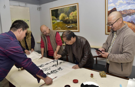 院理事迟大平,张琪等著名艺术家,与我省著名盟员书画家马有林,赵云峰