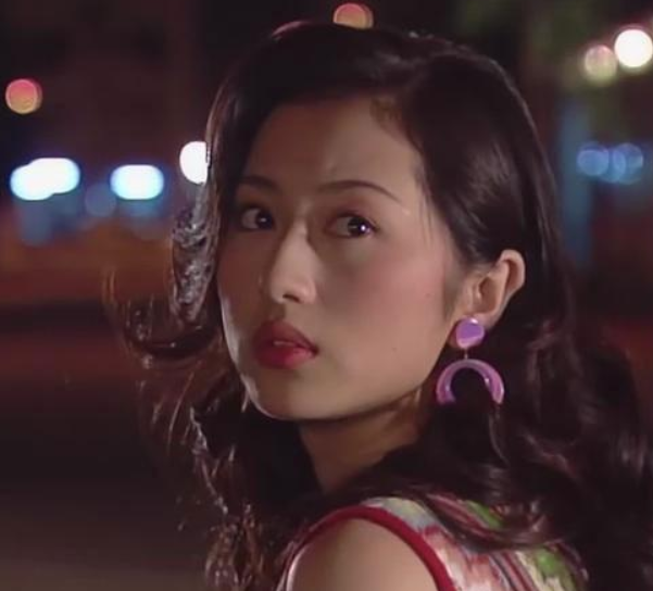 据悉,王秀琳早年经由朋友介绍入圈,拍过广告,发过专辑,演过戏,五官