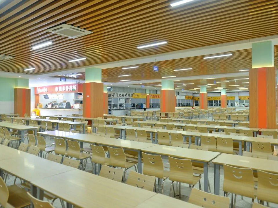 成为同学们舒适的阅读空间四川电影电视学院新投入使用的双创园中有着