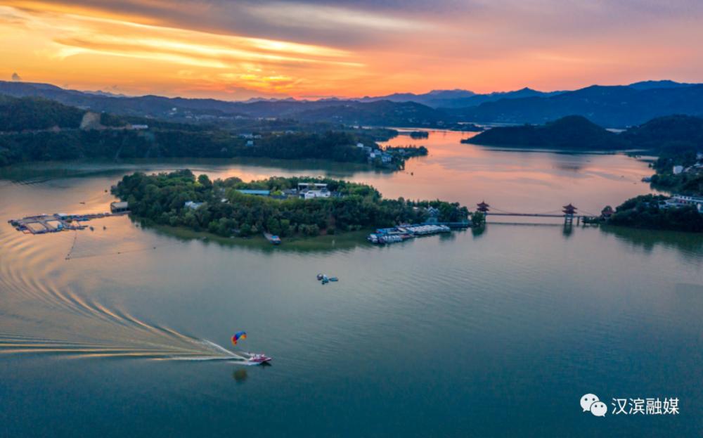 瀛湖风景区翠屏岛俯瞰瀛湖风景区1瀛湖风景区2繁忙的游船瀛湖风景区