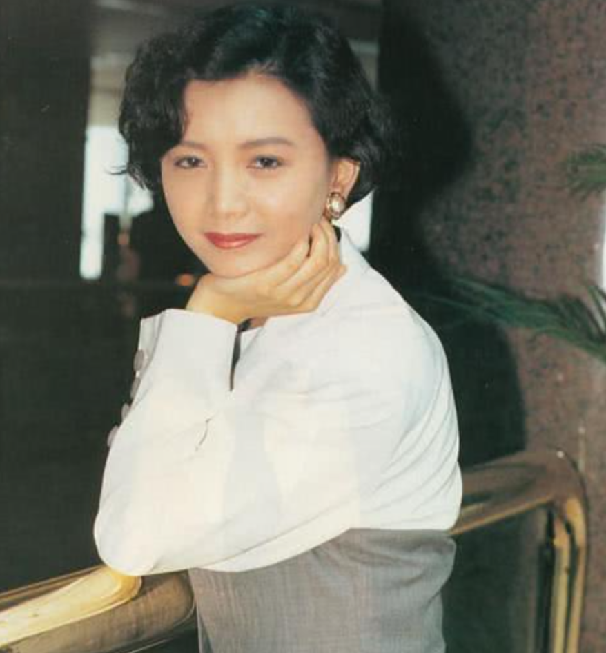 曾华倩梁朝伟的最美前女友曾同居6年53岁的她怎么样了