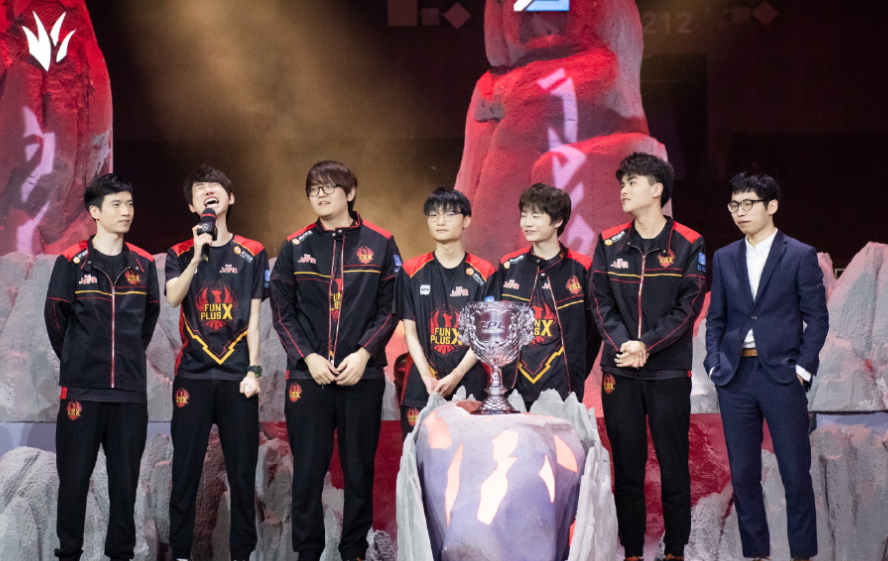 准备正式退役了前fpx上单金贡亲口回应应该不会再打职业了