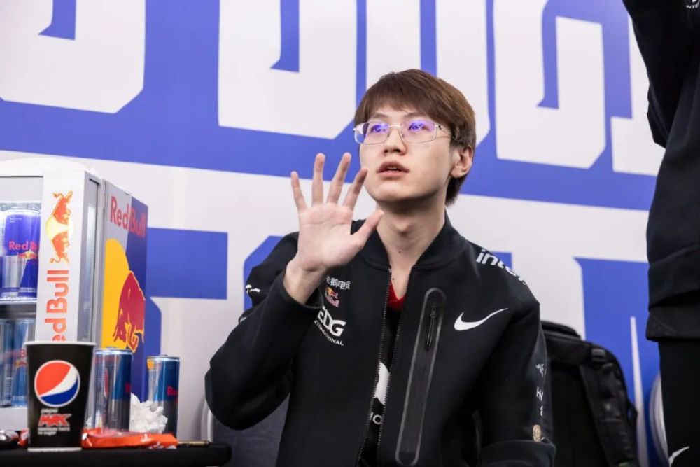 s11rngfpx陪练edg冲击冠军你们想的太伟大了