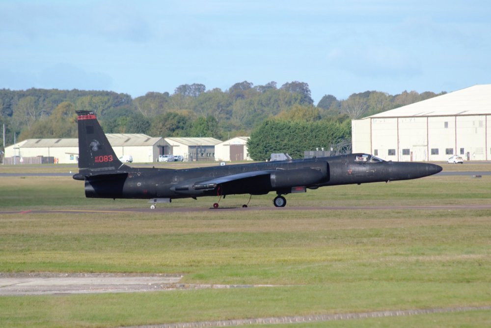 1架u2高空侦察机现身英国空军基地服役60多年为何还在改进