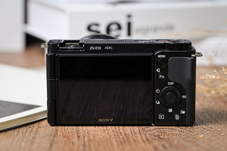 为vlog拍摄量身打造 索尼zv-e10微单相机评测