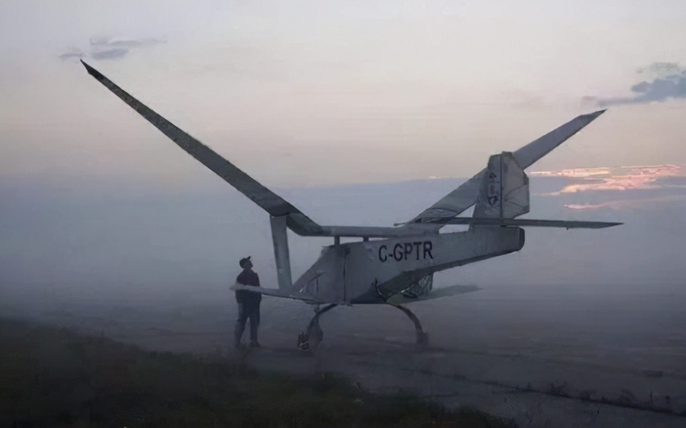 的尝试,留下了历史地位此后十几年的时间,虽然不断有人挑战载人扑翼机