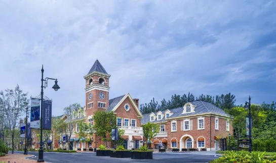 哈洛小镇之所以叫哈洛小镇,是因为这里对标了伦敦南郊的哈罗新城