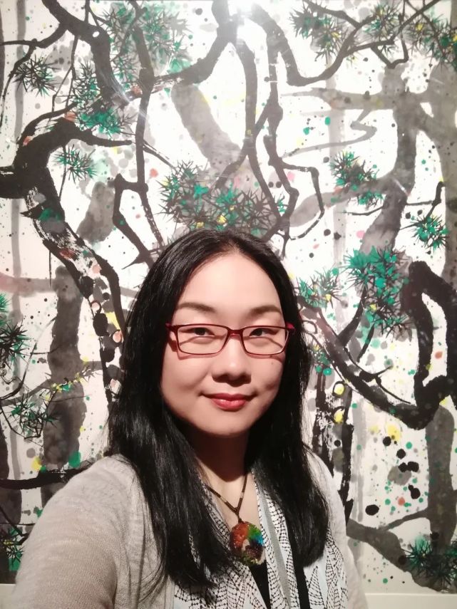 徐敏湖北美术学院中国画系 硕士中南民族大学美术学院副教授,研究生