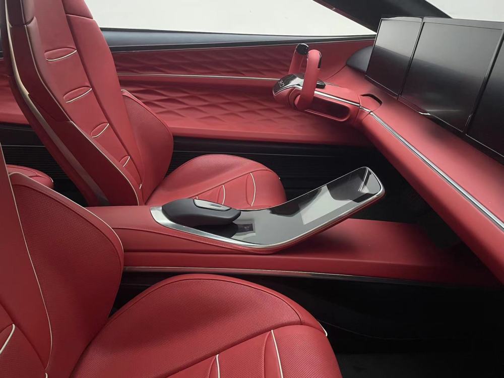 比亚迪新能源概念车eseedgt亮相公司大楼