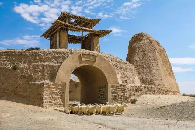 驾保时捷taycan绿动塞外,回望千年前金戈铁马岁月|car fun