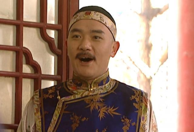 甚至在胤禵出征准噶尔部期间,康熙还把胤禵的儿子弘春和胤禩的儿子