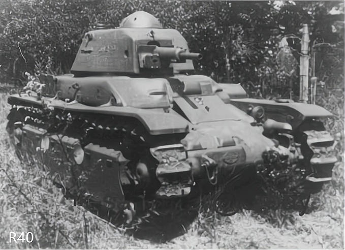 法国版“土狗”坦克，加长履带的R35轻型坦克大葱凉拌八爪鱼