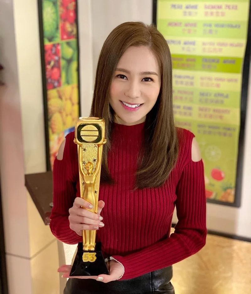 委屈爆哭!27岁tvb小花剖白离巢原因,9年演尽负面角色