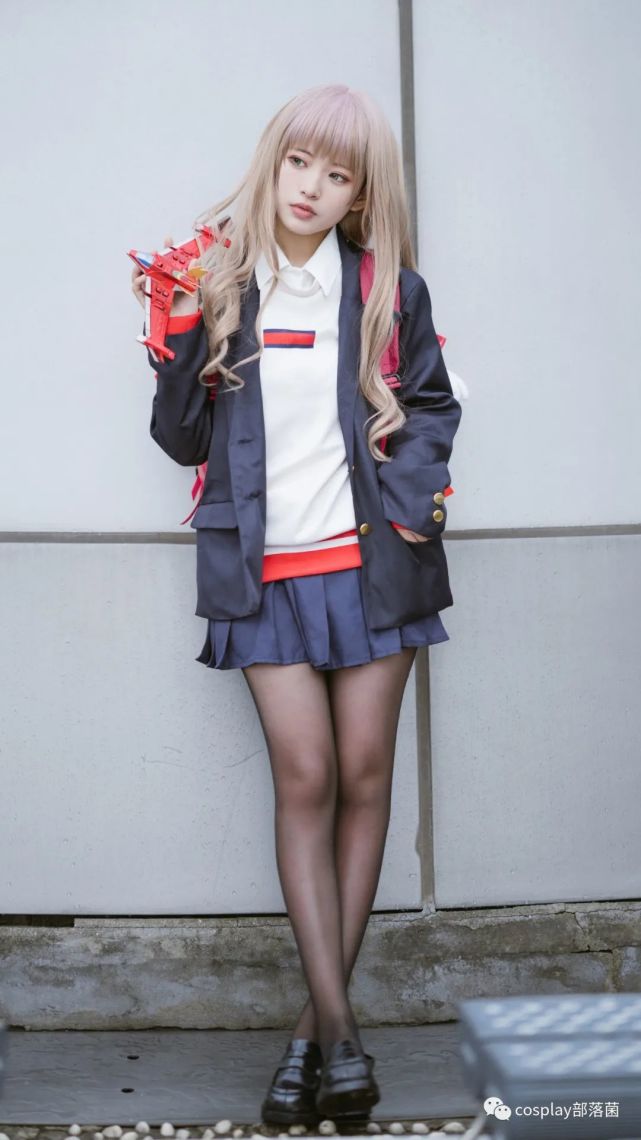 phx:@网管菌南梦芽:肃雨因为你说话时,身子微微前倾,所以我选择比平时