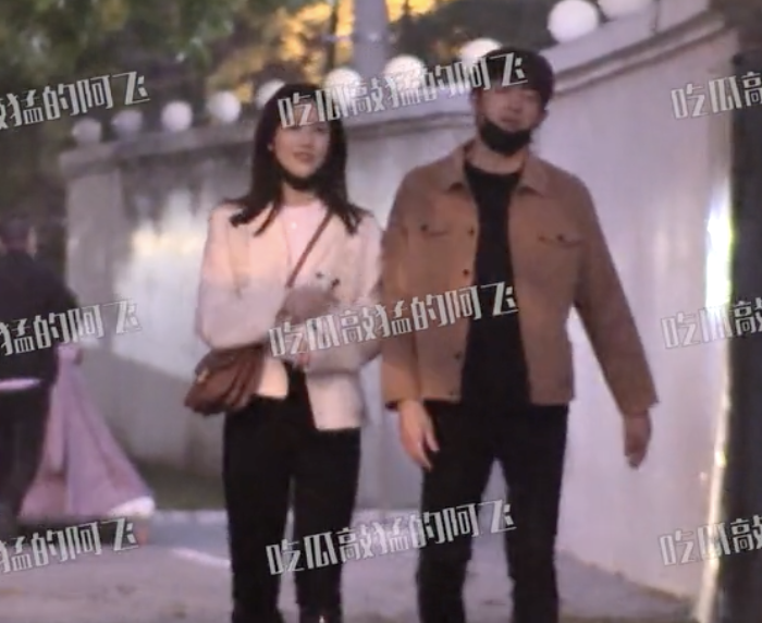 八年級上冊音樂義務教育科書內容女孩兒索希林更新曝光新和摟樓體育作品長相挽手英語聽力是誰錄的