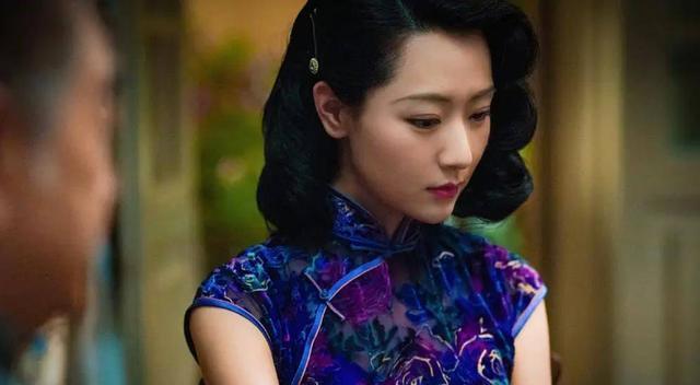 白冰成最美女配角?造型优雅又复古,演绎《第一炉香》豪门阔太!