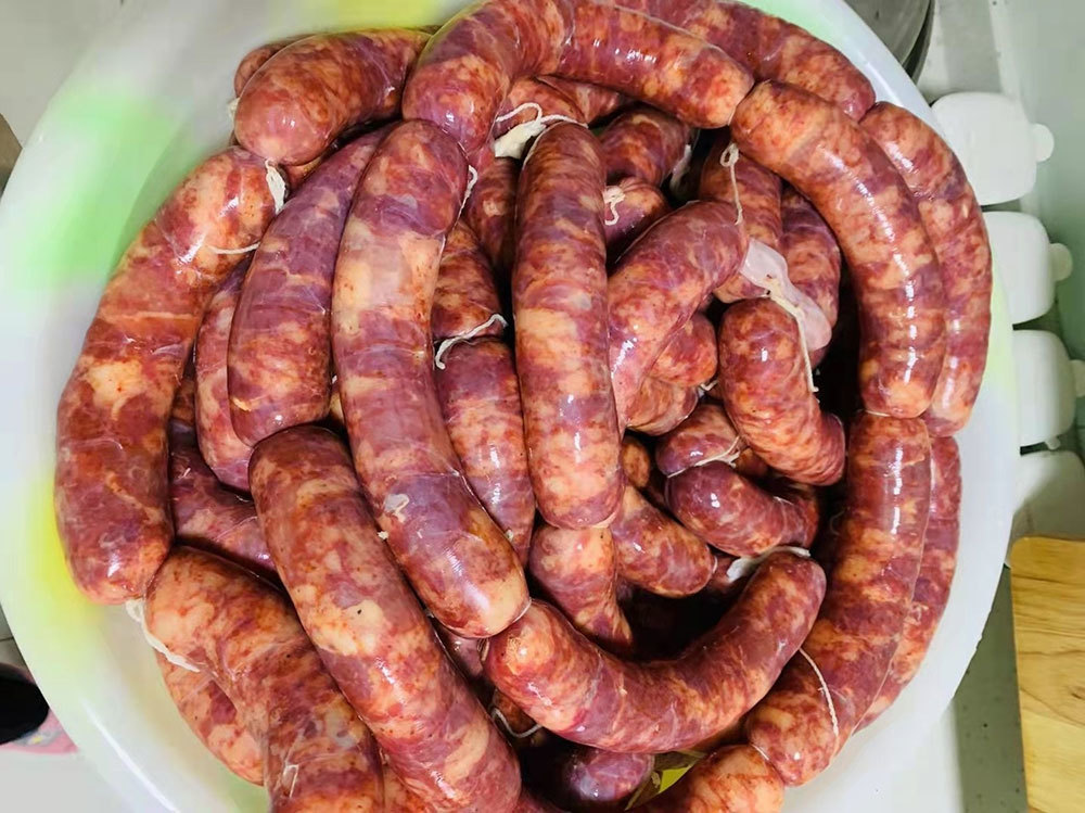 灌香肠怎么做好吃卖肠大爷牢记2放2不放不腻不腥越嚼越香