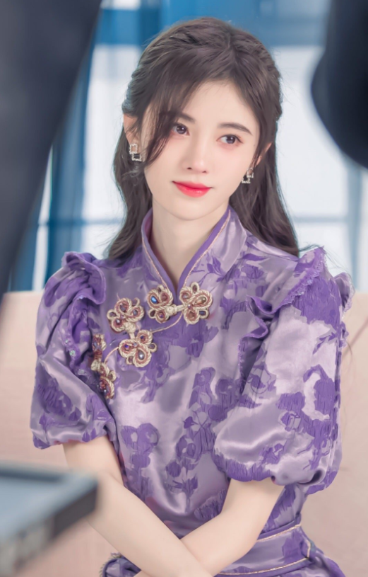 鞠婧祎3组旗袍造型一个甜美一个气质一个惊艳你最喜欢哪个
